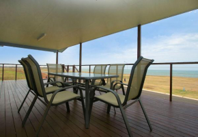 17 Sea Esplanade